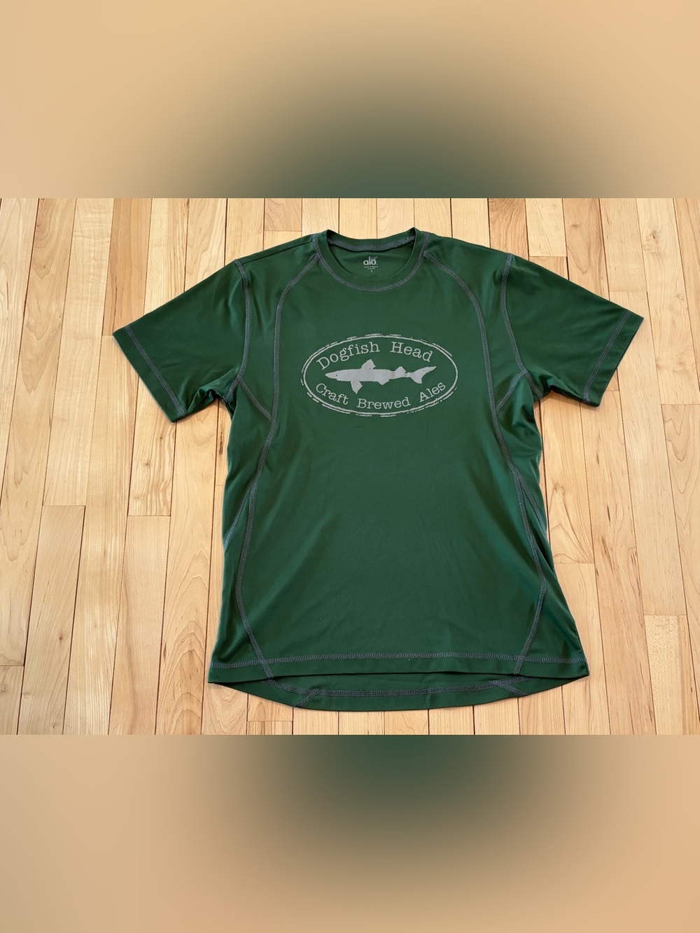 Alo Yoga Performance T-Shirt Dogfish Head Craft Brewed Ales Green Small